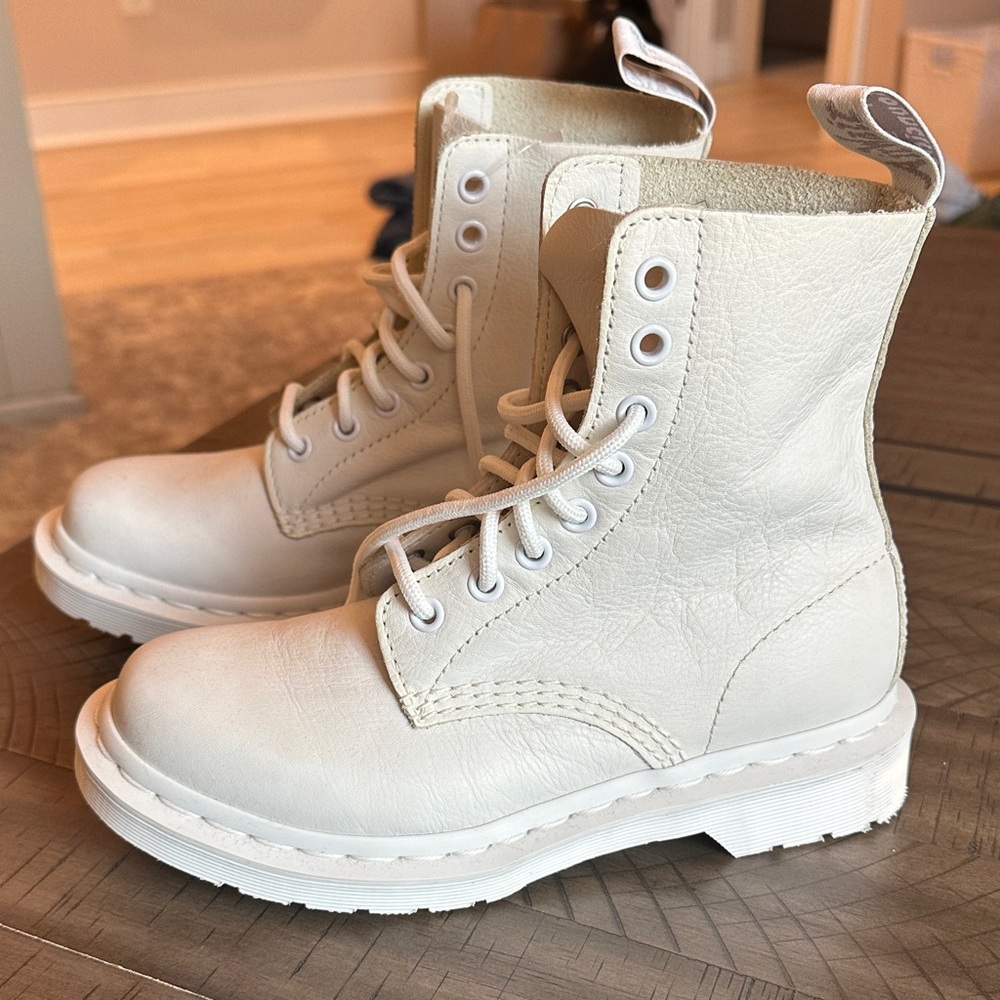 NEW Dr. Martens All White 1460 Pascal Mono Doc Martens
